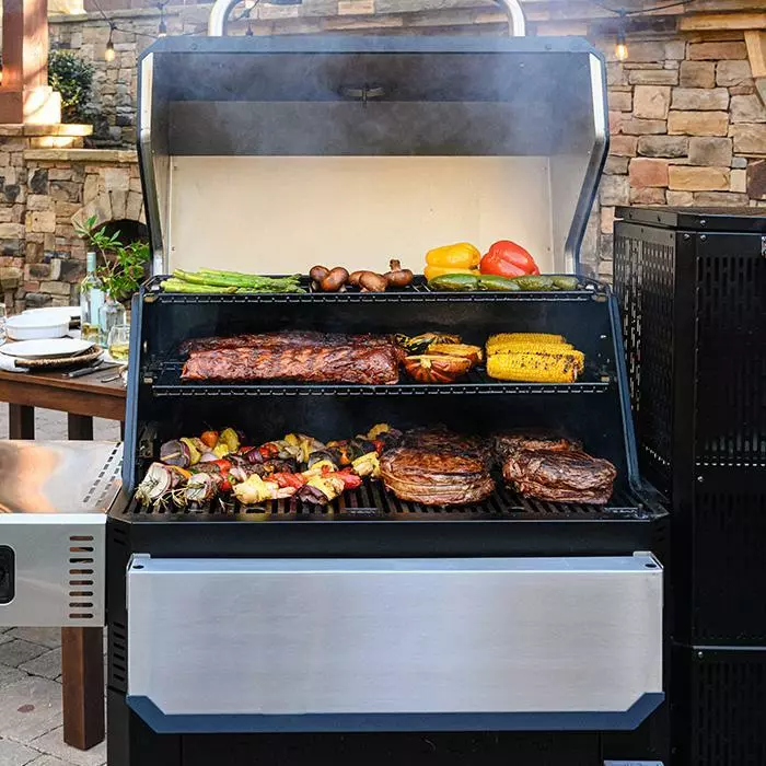 Masterbuilt Gravity Series® 1050 Digital Charcoal Grill + Smoker Grills 7 Masterbuilt Gravity Series® 1050 Digital Charcoal Grill + Smoker Grills